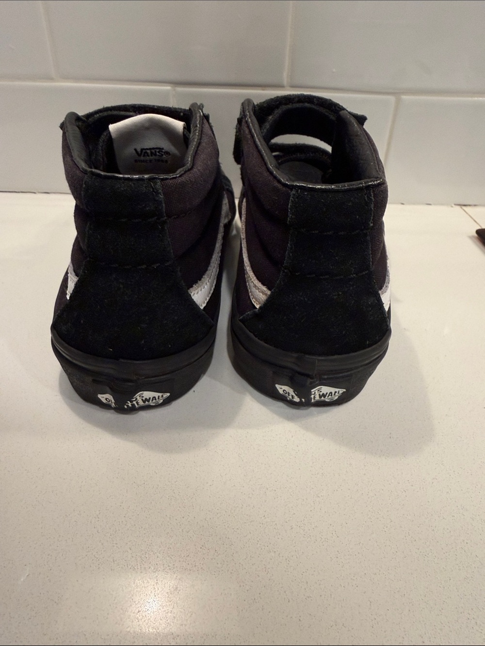 Vans Little Kids Sk8-Mid V Shoe Black and White Velcro Shoes! Size 1.5 - Picture 8 of 10